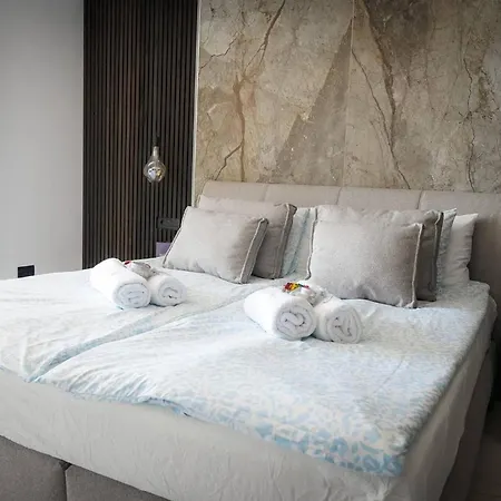 Villa Luxury Oasis In *